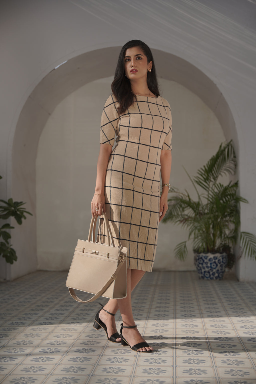 Evelyn Noir Satchel – Premium Faux Leather Handbag for Women | Elegant Gold-Tone Accessories | Spacious Everyday Bag