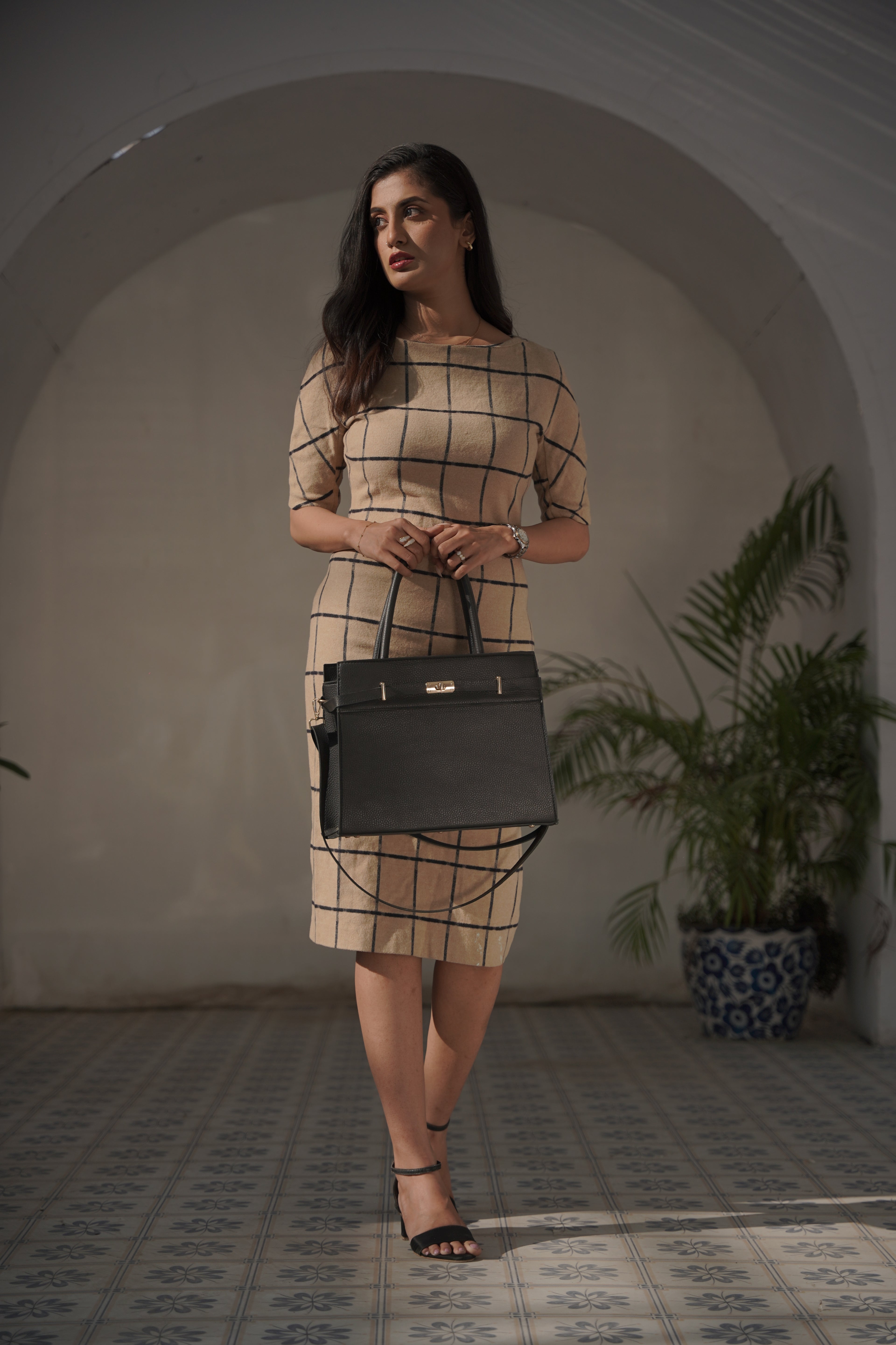 Evelyn Noir Satchel – Premium Faux Leather Handbag for Women | Elegant Gold-Tone Accessories | Spacious Everyday Bag