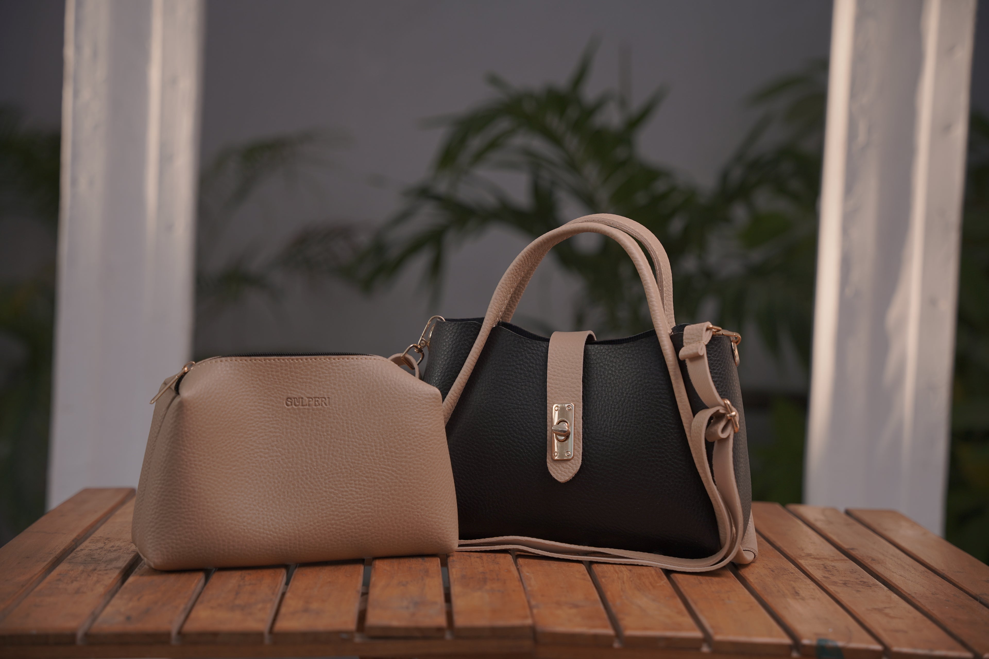 Mini Bee Handbag – Premium Faux Leather Women’s Shoulder & Crossbody Bag | Lock Closure | Gold-Tone Accessories