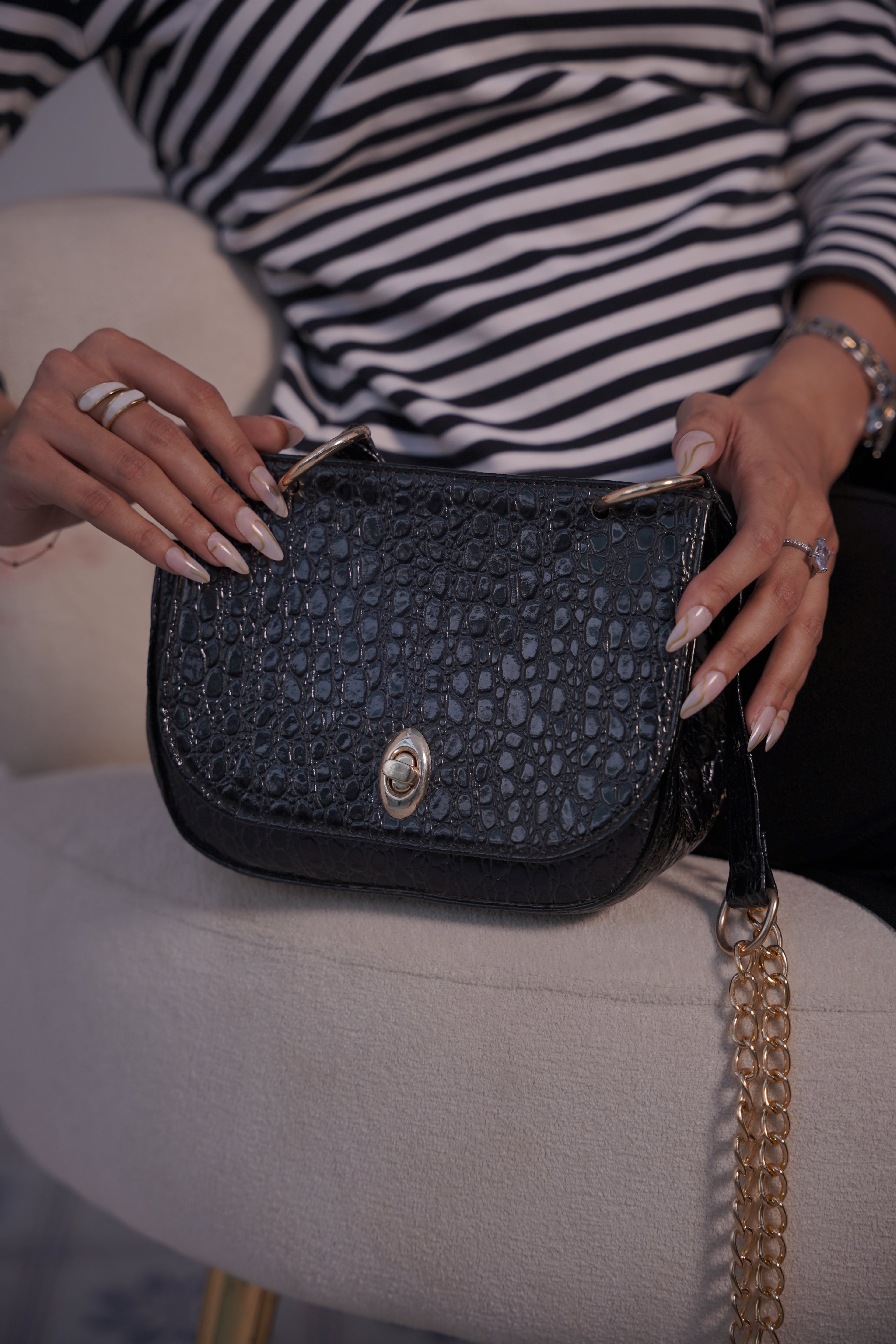 Blooms Mini Handbag – Premium Faux Leather Crossbody Bag for Women | Lock & Flap | Gold-Tone Accessories