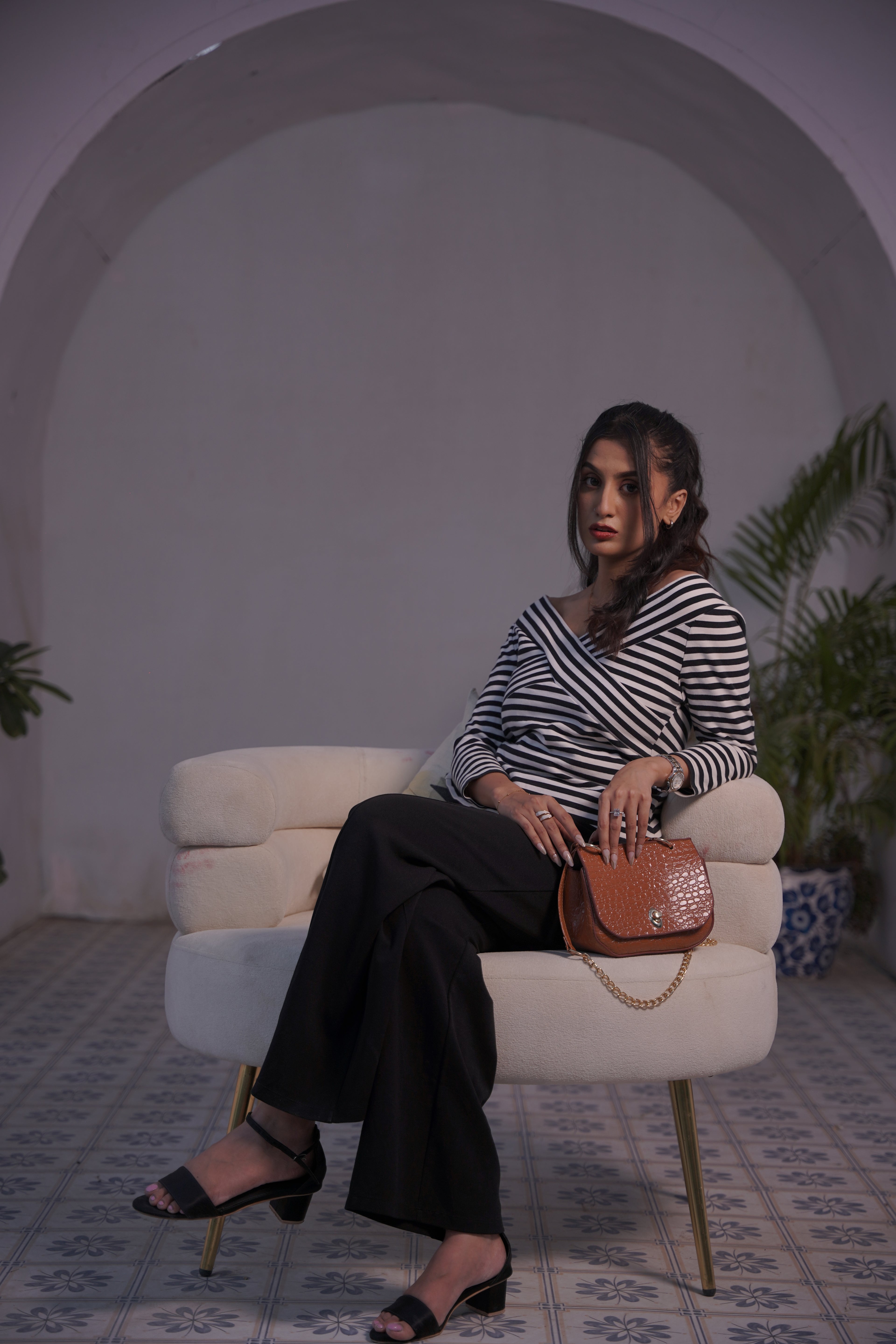 Blooms Mini Handbag – Premium Faux Leather Crossbody Bag for Women | Lock & Flap | Gold-Tone Accessories