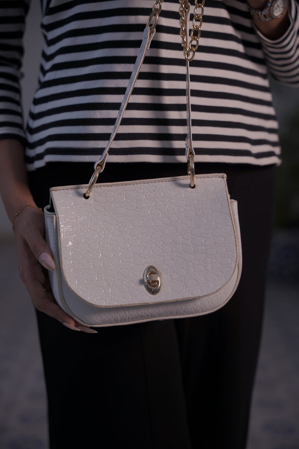 Blooms Mini Handbag – Premium Faux Leather Crossbody Bag for Women | Lock & Flap | Gold-Tone Accessories