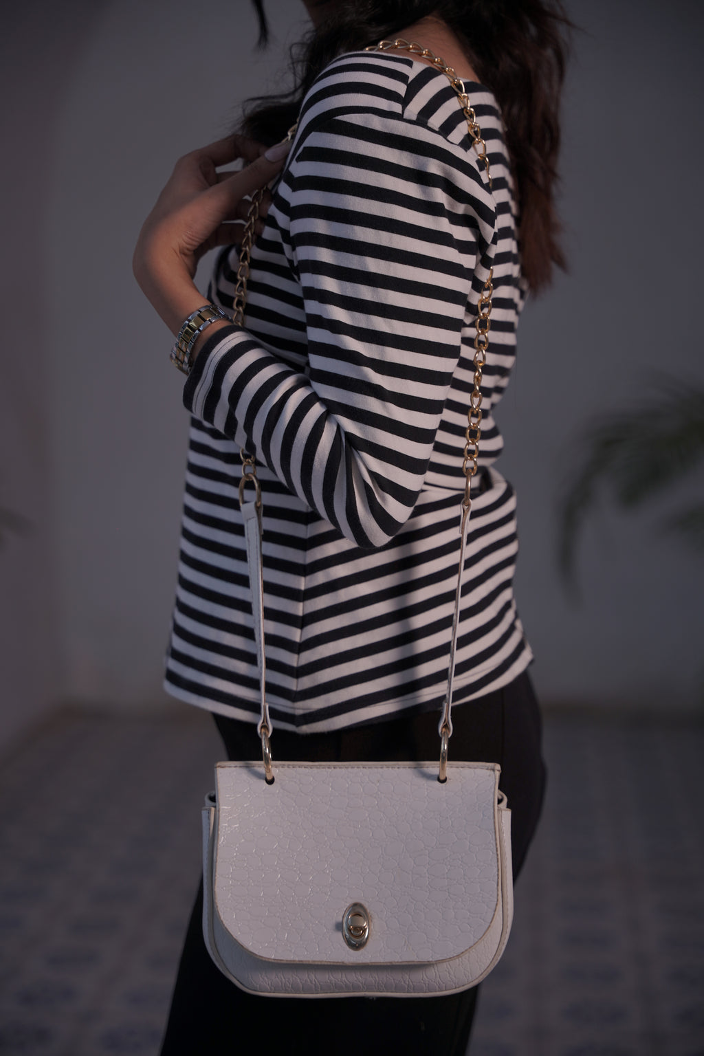 Blooms Mini Handbag – Premium Faux Leather Crossbody Bag for Women | Lock & Flap | Gold-Tone Accessories