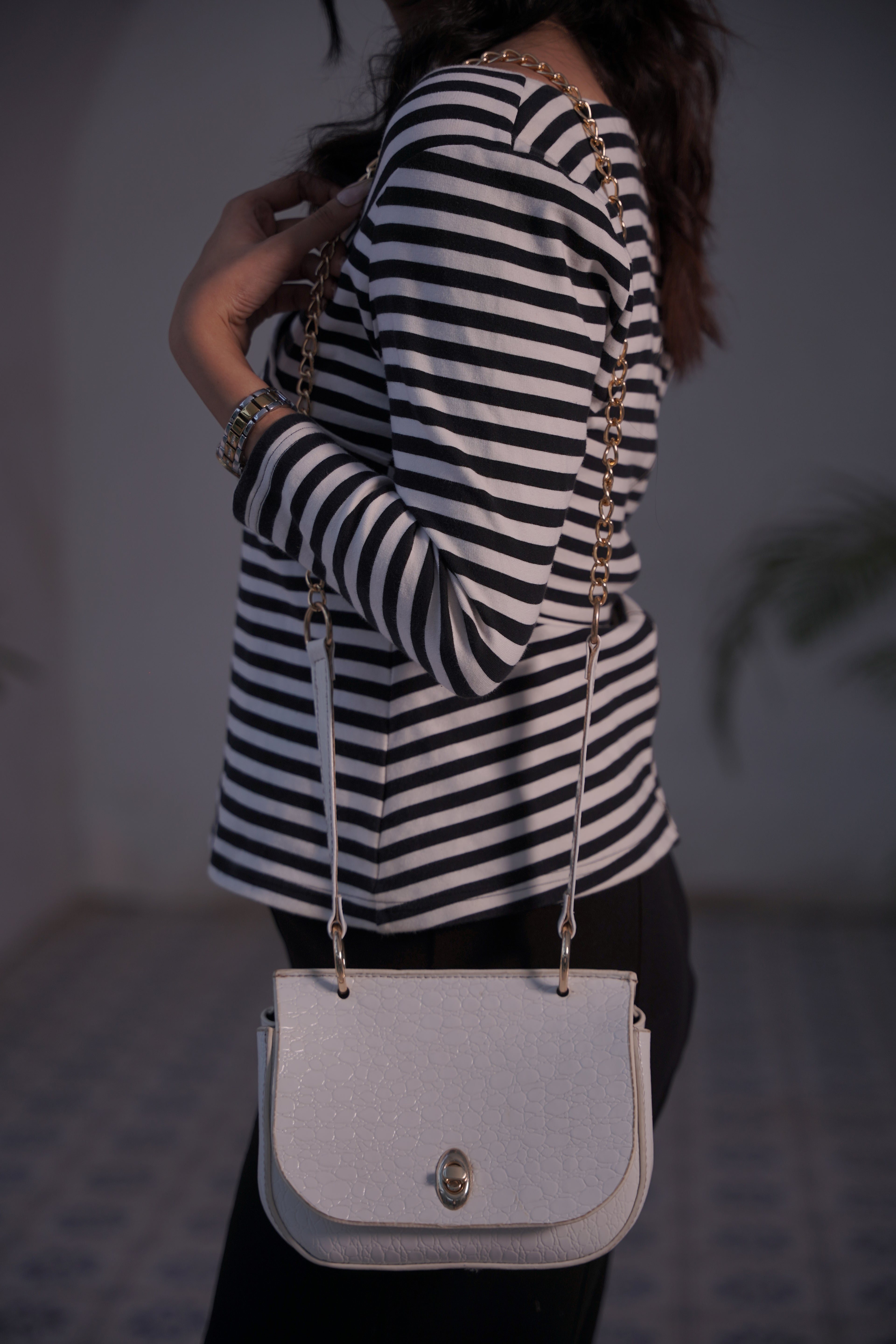 Blooms Mini Handbag – Premium Faux Leather Crossbody Bag for Women | Lock & Flap | Gold-Tone Accessories