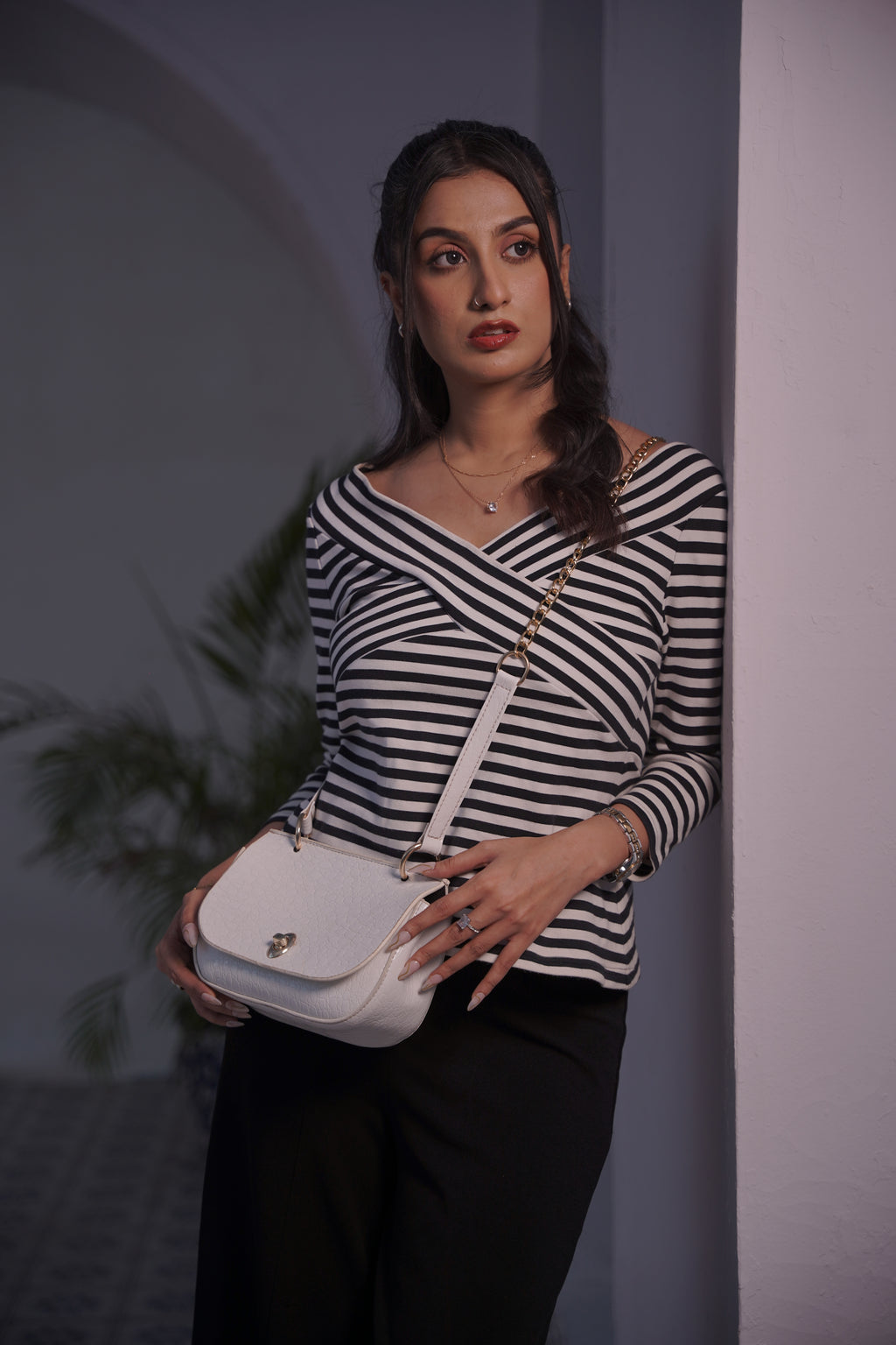 Blooms Mini Handbag – Premium Faux Leather Crossbody Bag for Women | Lock & Flap | Gold-Tone Accessories