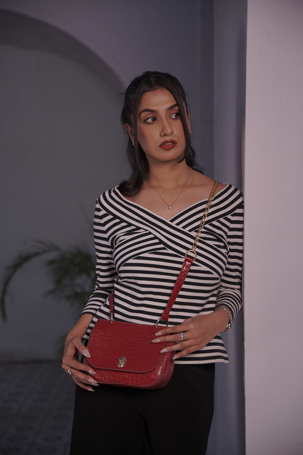 Blooms Mini Handbag – Premium Faux Leather Crossbody Bag for Women | Lock & Flap | Gold-Tone Accessories