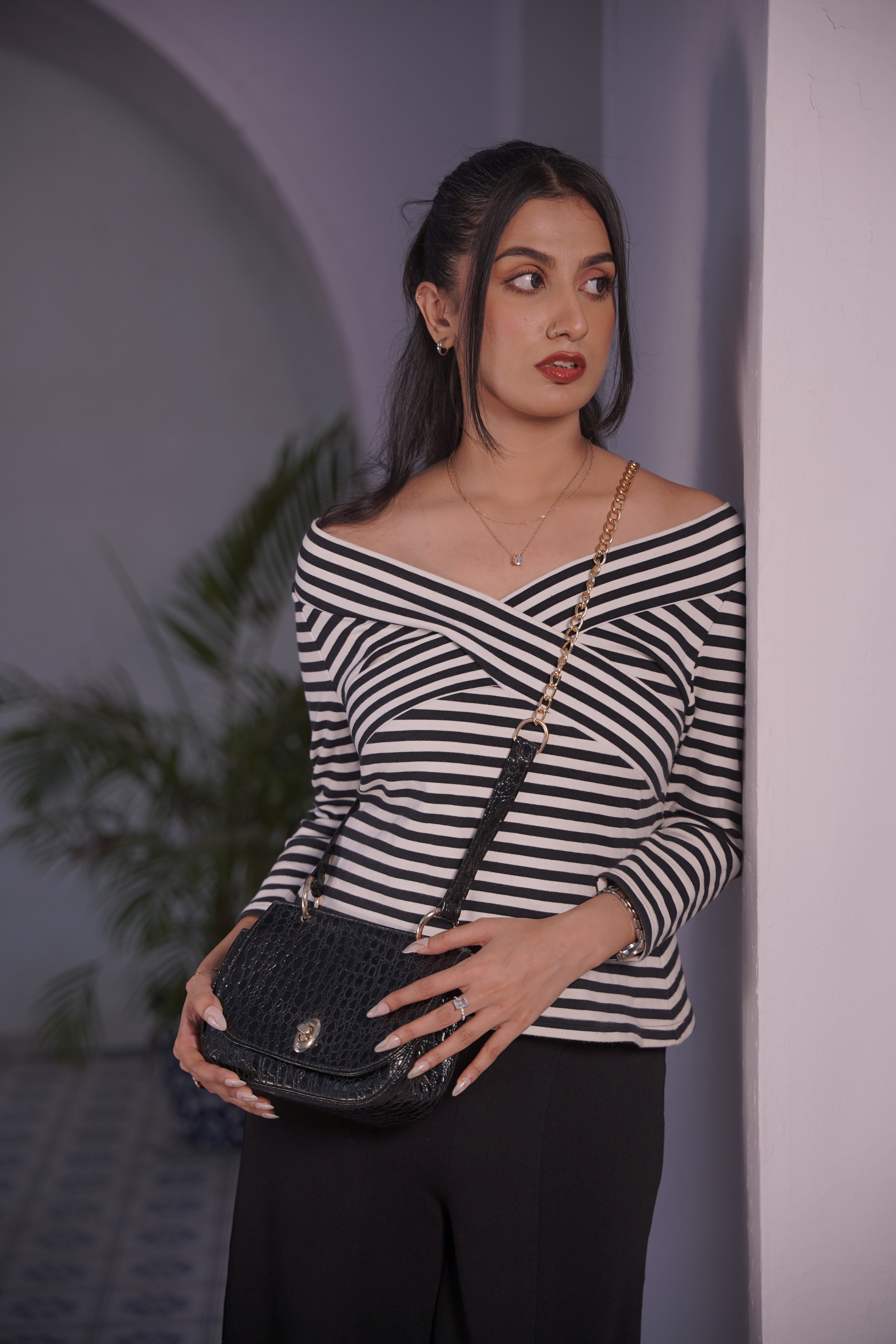 Blooms Mini Handbag – Premium Faux Leather Crossbody Bag for Women | Lock & Flap | Gold-Tone Accessories